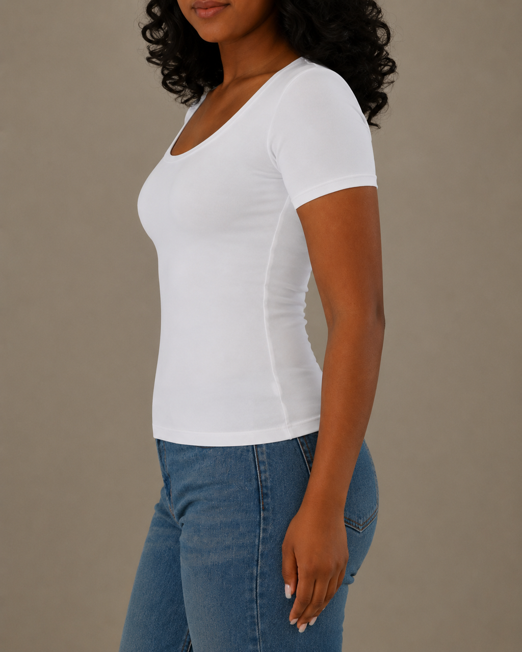 White Short sleeve - Low cut (50% Polyester & Cotton)